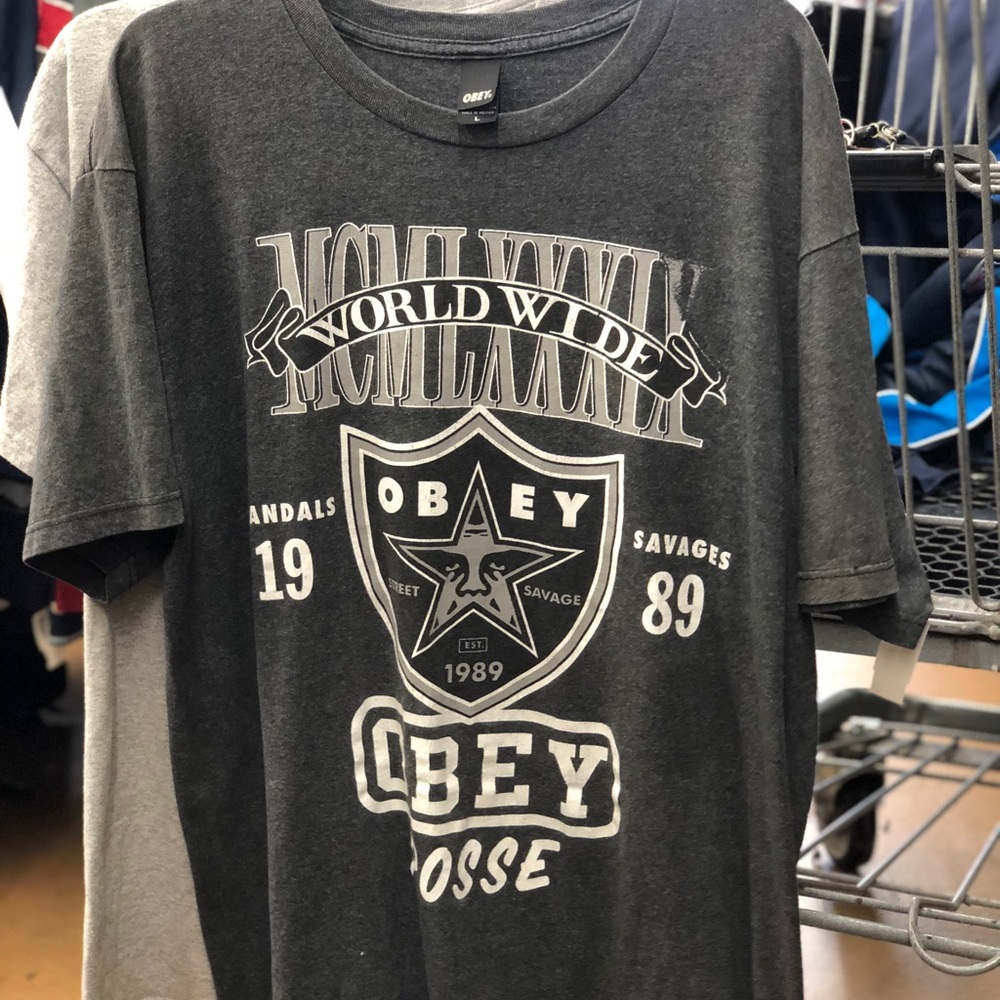 Obey propaganda L